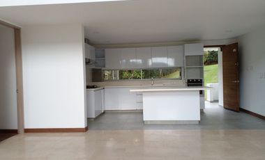 44570 Casa en venta en el sector El Retiro