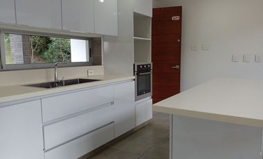 44570 Casa en venta en el sector El Retiro
