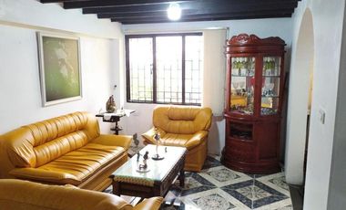 SE VENDE HERMOSA CASA ESQUINERA 🏠 En LA CAROLA