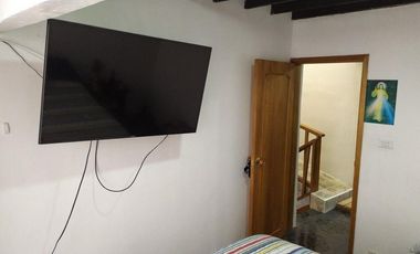 SE VENDE HERMOSA CASA ESQUINERA 🏠 En LA CAROLA