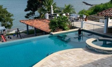 VENTA DE  VILLA  FRENTE AL MAR EN VENTA EN VISTAMAR