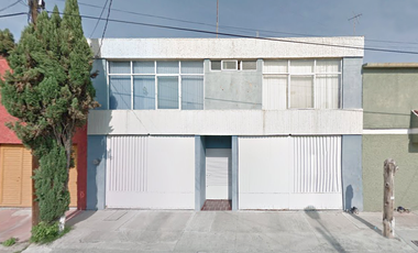 casa en venta en Jardines de Celaya 1a secc., Celaya, Guanajuato en calle de Jacarandas # 111
