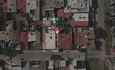 casa en venta en Jardines de Celaya 1a secc., Celaya, Guanajuato en calle de Jacarandas # 111