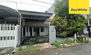 Rumah Dijalan Simpang Darmo Permai Selatann Sambikerep Surabaya