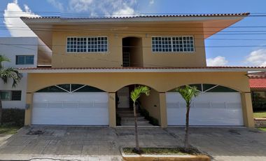 Preciosa casa en Boca del Río, Veracruz. SOC-
