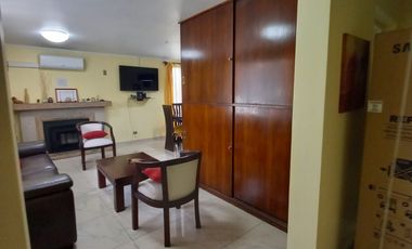 SE VENDE CASA EN VILLA MACUL, 4 DORMITORIOS, 2 BAÑOS, VALOR 9.300UF
