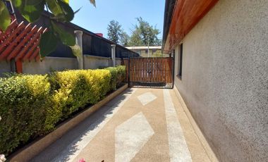 SE VENDE CASA EN VILLA MACUL, 4 DORMITORIOS, 2 BAÑOS, VALOR 9.300UF