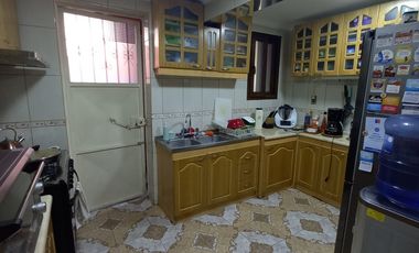 SE VENDE CASA EN VILLA MACUL, 4 DORMITORIOS, 2 BAÑOS, VALOR 9.300UF