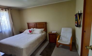 SE VENDE CASA EN VILLA MACUL, 4 DORMITORIOS, 2 BAÑOS, VALOR 9.300UF