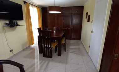 SE VENDE CASA EN VILLA MACUL, 4 DORMITORIOS, 2 BAÑOS, VALOR 9.300UF