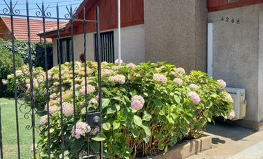 SE VENDE CASA EN VILLA MACUL, 4 DORMITORIOS, 2 BAÑOS, VALOR 9.300UF