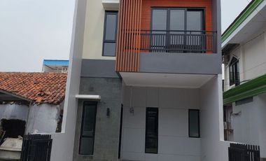 Rumah Ready 2 Lantai Di Dalam Perumahan Karyawan DKI Duren Sawit Nego