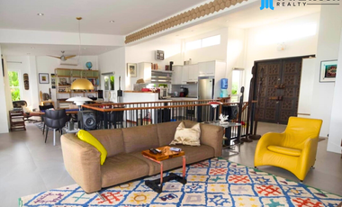 🌄 For Sale: Overlooking House with Swimming Pool in Sibulan 🌄