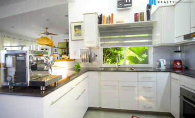 🌄 For Sale: Overlooking House with Swimming Pool in Sibulan 🌄
