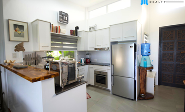 🌄 For Sale: Overlooking House with Swimming Pool in Sibulan 🌄