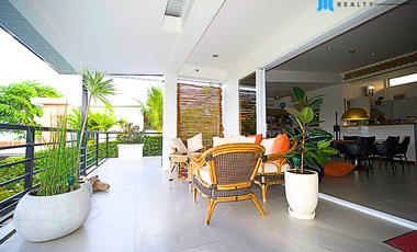 🌄 For Sale: Overlooking House with Swimming Pool in Sibulan 🌄