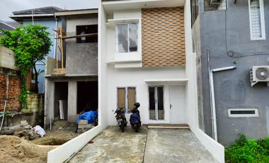 Rumah Cluster Baru 2 Lantai Selangkah Ke Stasiun Kota Bekasi