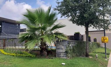 REMATO CASA EN FRACCIONAMIENTO MORETTA MINTERREY NUEVO LEON