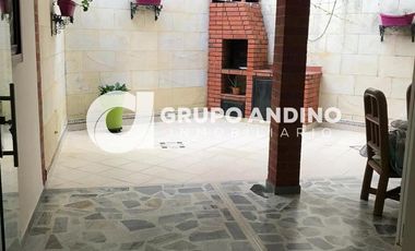 Se Vende Casa en el Conjunto Residencial Cantabria 2