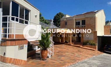 Se Vende Casa en el Conjunto Residencial Cantabria 2