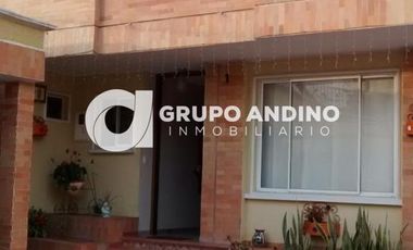 Se Vende Casa en el Conjunto Residencial Cantabria 2