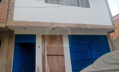 Se Vende Casa  de 2 Pisos como terreno en Villa El Salvador