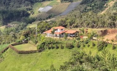 VENDO FINCA DE DOS NIVELES EN SAN VICENTE FERRER ANTIOQUIA.