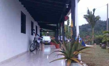 VENDO FINCA DE DOS NIVELES EN SAN VICENTE FERRER ANTIOQUIA.