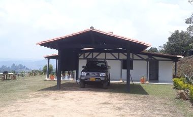 VENDO FINCA DE DOS NIVELES EN SAN VICENTE FERRER ANTIOQUIA.