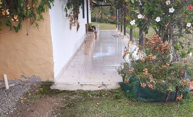 VENDO FINCA DE DOS NIVELES EN SAN VICENTE FERRER ANTIOQUIA.