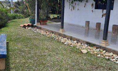 VENDO FINCA DE DOS NIVELES EN SAN VICENTE FERRER ANTIOQUIA.