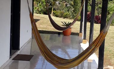 VENDO FINCA DE DOS NIVELES EN SAN VICENTE FERRER ANTIOQUIA.