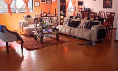 VENTA CASA RENTERA 3 PLANTAS - PARQUEADEROS - FERROVIARIA - SUR DE QUITO - ESTADIO LA BATEA - FORESTAL BAJA