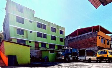 VENTA CASA RENTERA 3 PLANTAS - PARQUEADEROS - FERROVIARIA - SUR DE QUITO - ESTADIO LA BATEA - FORESTAL BAJA