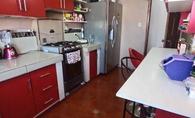 VENTA CASA RENTERA 3 PLANTAS - PARQUEADEROS - FERROVIARIA - SUR DE QUITO - ESTADIO LA BATEA - FORESTAL BAJA
