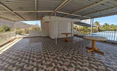 Edificio en venta, Una gran oportunidad para inversion en hospedaje turistico en Playa Salguero