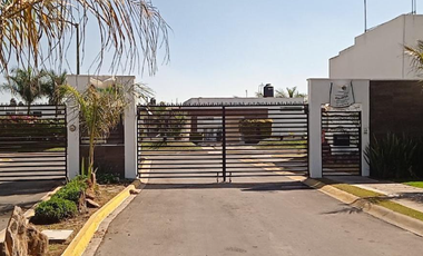 CASA A 5 MIN DE MULTIPLAZA DEL VALLE COL REAL DELVALLE CON ALBERCA