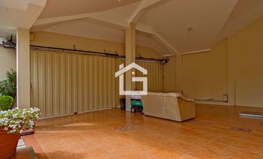 Casa de Venta con Piscina en La Carolina, Machala