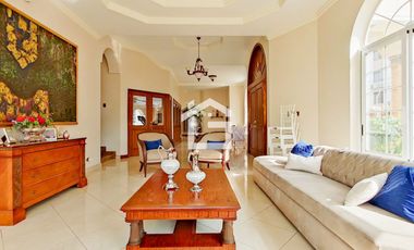 Casa de Venta con Piscina en La Carolina, Machala