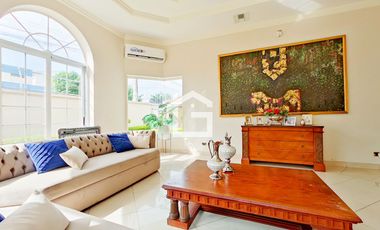 Casa de Venta con Piscina en La Carolina, Machala