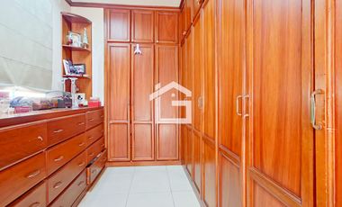 Casa de Venta con Piscina en La Carolina, Machala