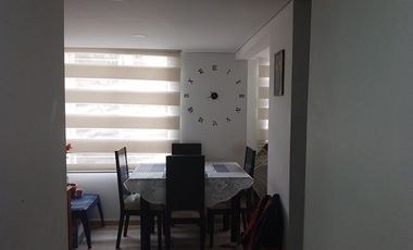 AMPLIO APARTAMENTO VENDO