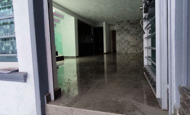 Casa en Renta en Jardines de la Paz: Jacuzzi, Estudio y Recámara en Planta Baja