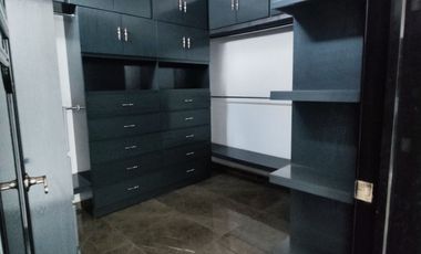 Casa en Renta en Jardines de la Paz: Jacuzzi, Estudio y Recámara en Planta Baja