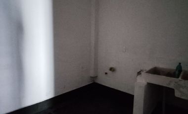 Casa en Renta en Jardines de la Paz: Jacuzzi, Estudio y Recámara en Planta Baja