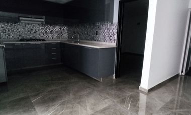 Casa en Renta en Jardines de la Paz: Jacuzzi, Estudio y Recámara en Planta Baja