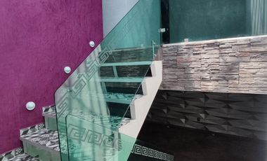 Casa en Renta en Jardines de la Paz: Jacuzzi, Estudio y Recámara en Planta Baja