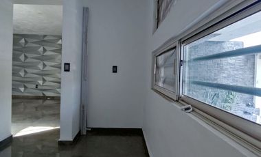 Casa en Renta en Jardines de la Paz: Jacuzzi, Estudio y Recámara en Planta Baja