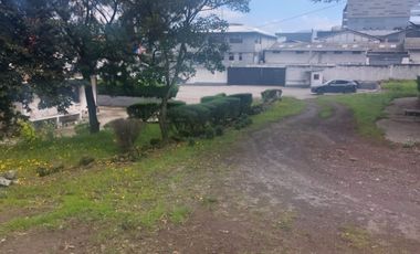 SE VENDE GRAN PROPIEDAD UBICADA EN AVENIDA GALO PLAZA CON USOS MULTIPLES