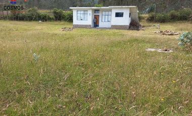 Venta de casa de campo con terreno en Otavalo sector Agato Yaculoma